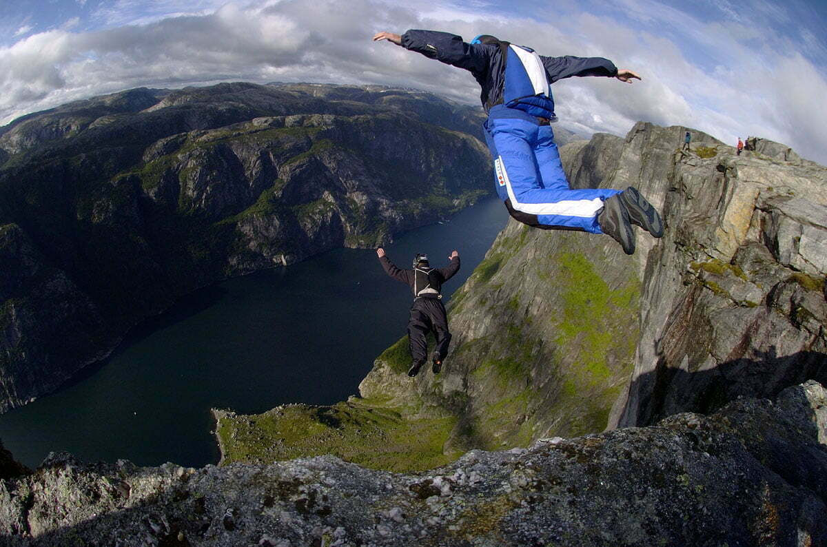 спорт жизнь прыжок парашют море горы sports life jump parachute sea mountains загрузить